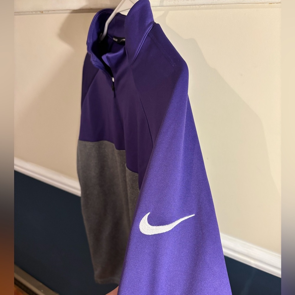 Men’s Nike Two-Tone Purple and Gray Pullover, Size Medium - Picture 4 of 8